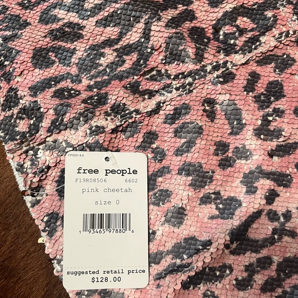 Free People Pink Cheetah sequins skirt😍 NWT - Picture 5 of 7